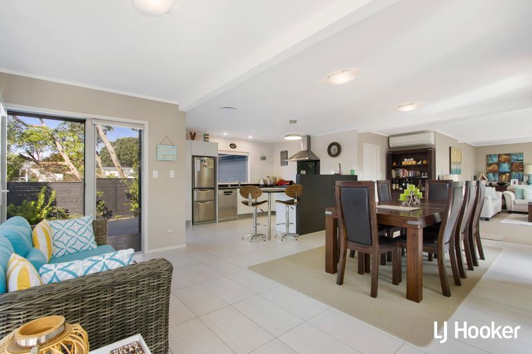 Photo of property in 4a Hillview Road, Waihi Beach, 3611