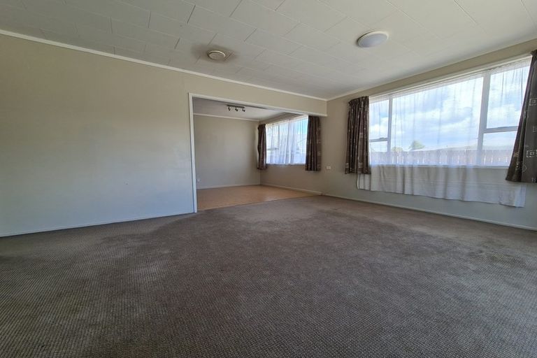 Photo of property in 3 Pukeroa Place, Papakura, 2110