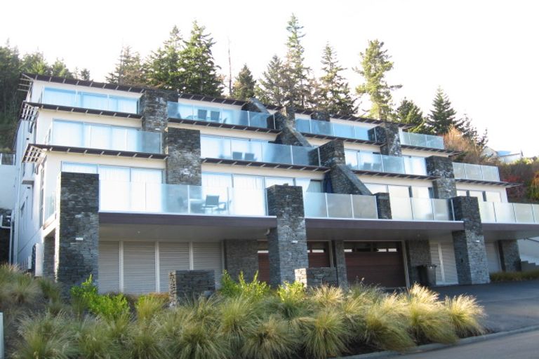 Photo of property in 4/25 Belfast Terrace, Queenstown, 9300