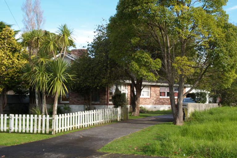 Photo of property in 66 Hallberry Road, Mangere East, Auckland, 2024
