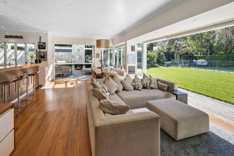 Photo of property in 14 Homewood Avenue, Karori, Wellington, 6012