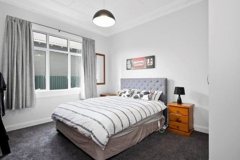 Photo of property in 23 Hargest Crescent, Saint Kilda, Dunedin, 9012