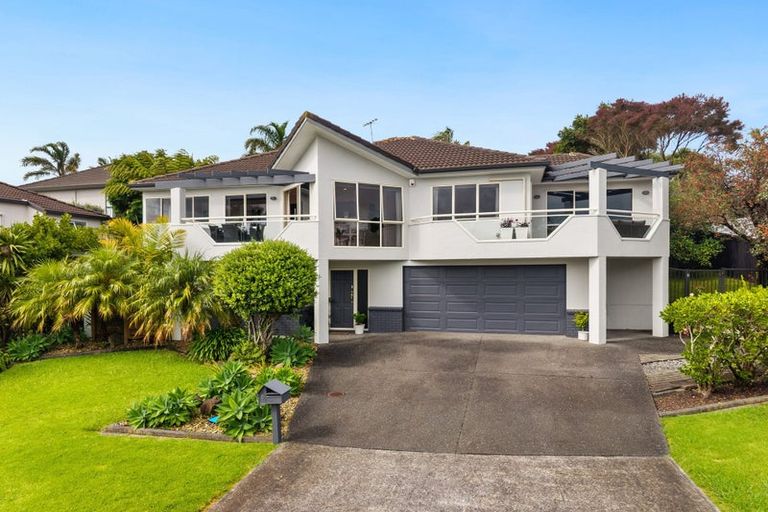 Photo of property in 6 Harbour Lights Close, West Harbour, Auckland, 0618