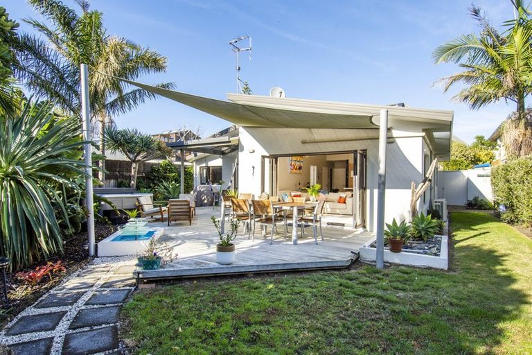 Photo of property in 1043b Papamoa Beach Road, Papamoa Beach, Papamoa, 3118