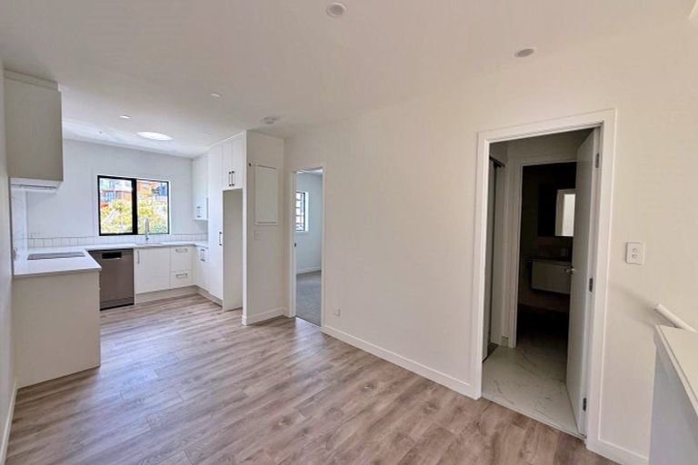 Photo of property in 5/3 Kawau Close, Orewa, 0931