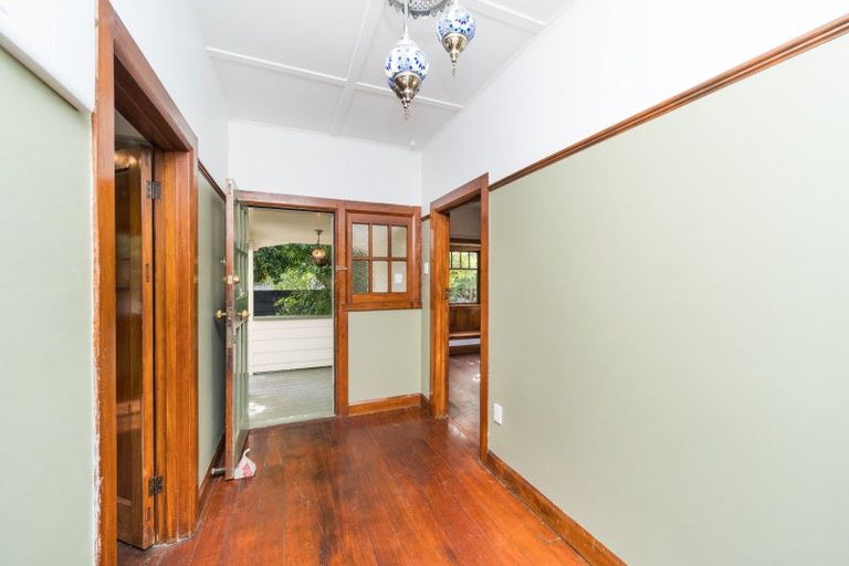 Photo of property in 16 Ngaio Street, West End, Palmerston North, 4412