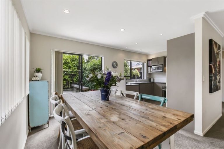 Photo of property in 14a Toru Street, Te Atatu Peninsula, Auckland, 0610