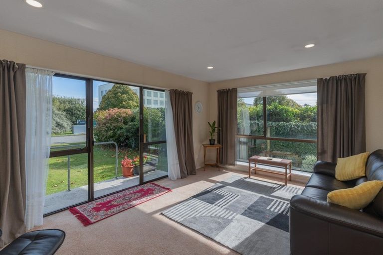 Photo of property in 4 Ohau Drive, Islington, Christchurch, 8042