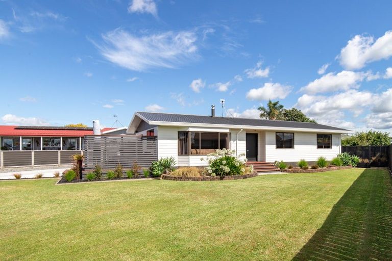 Photo of property in 20 Miller Place, Ngatea, 3503