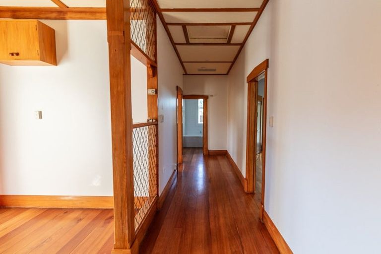 Photo of property in 12 Veronica Street, Brooklyn, Wellington, 6021