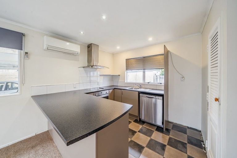 Photo of property in 2/8 Wilford Street, Wallaceville, Upper Hutt, 5018