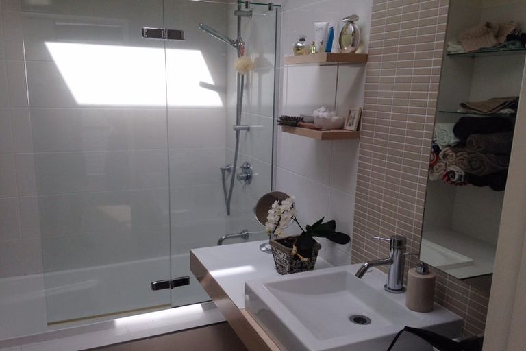 Photo of property in 3 Tiketike Way, Brooklyn, Wellington, 6021