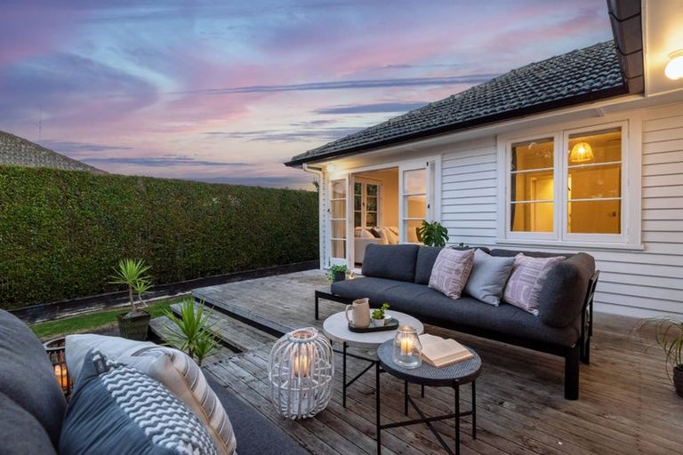 Photo of property in 422a Old Te Atatu Road, Te Atatu Peninsula, Auckland, 0610