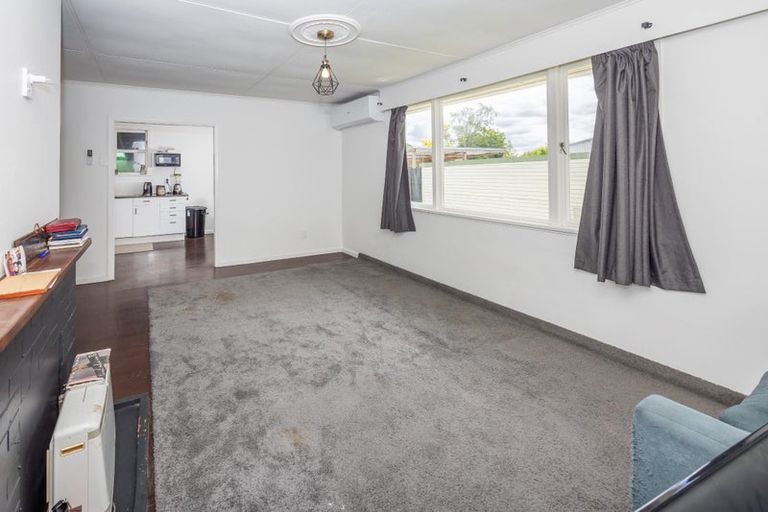 Photo of property in 1 Kenney Crescent, Fairfield, Hamilton, 3214