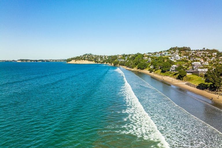 Photo of property in 11 William Bayes Place, Red Beach, 0932