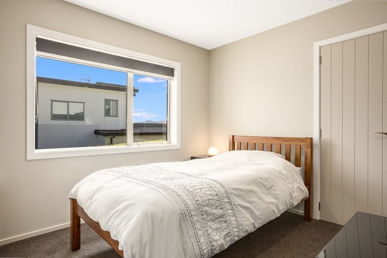 Photo of property in 2 Pacific View, Whitby, Porirua, 5024
