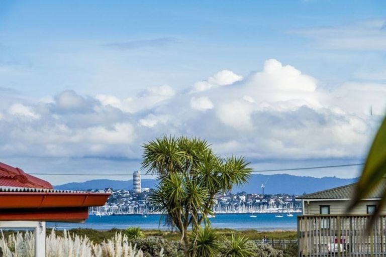 Photo of property in 25 Regent Street, Devonport, Auckland, 0624