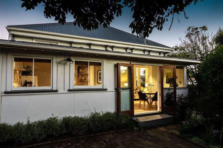 Photo of property in 45 Eversleigh Street, St Albans, Christchurch, 8014