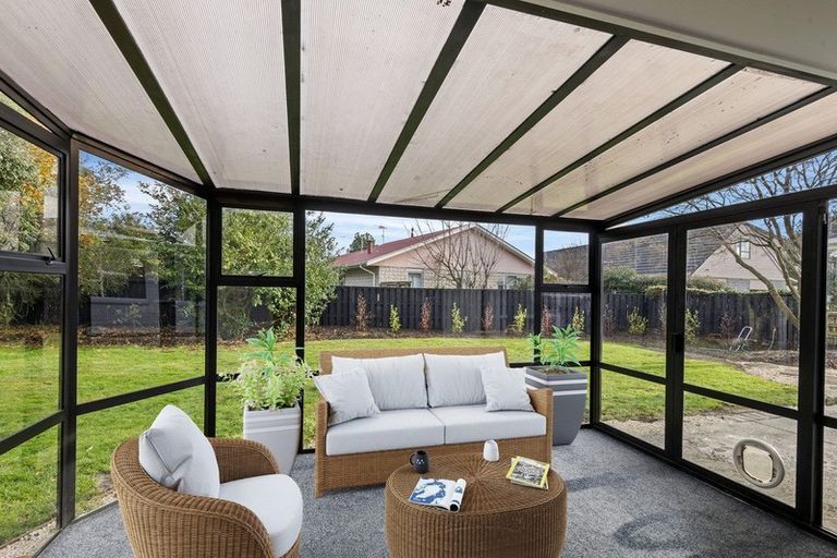 Photo of property in 6b Kaputone Place, Belfast, Christchurch, 8051