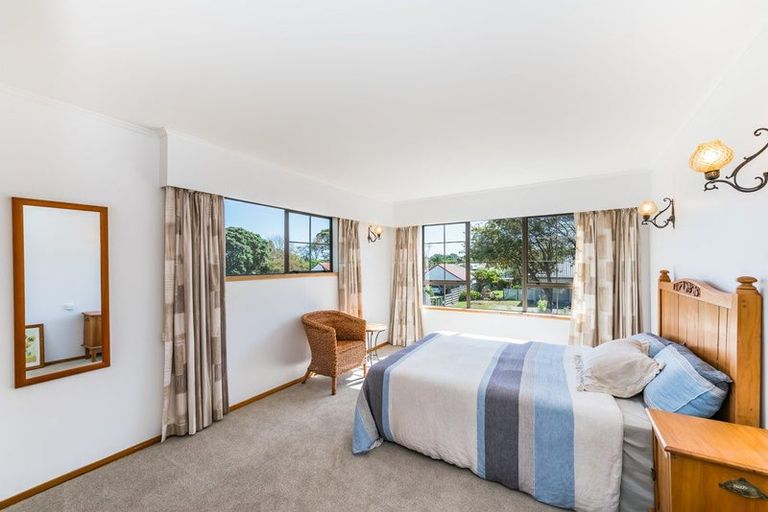 Photo of property in 73 Nimmo Avenue East, Waikanae, 5036