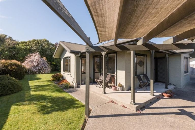 Photo of property in 32 Hoult Crescent, Monaco, Nelson, 7011