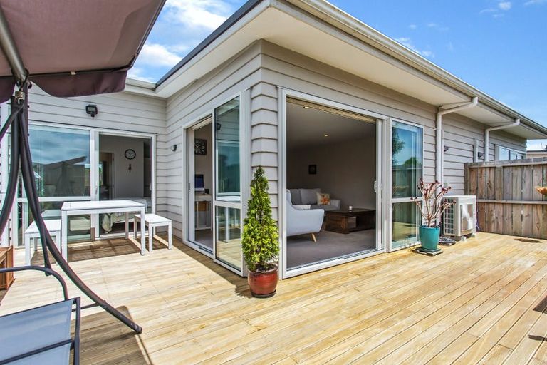 Photo of property in 235d Porchester Road, Takanini, 2112