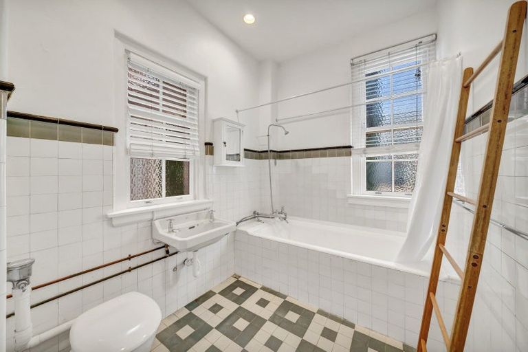 Photo of property in 1/75 Parnell Road, Parnell, Auckland, 1052