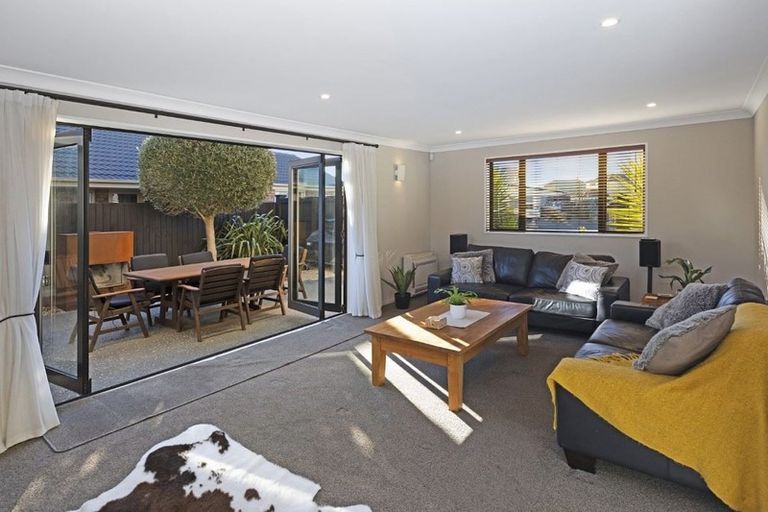 Photo of property in 15 Sandalwood Place, Waimairi Beach, Christchurch, 8083