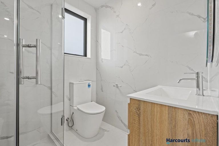 Photo of property in 32 Whare Kauri Road, Papakura, 2110