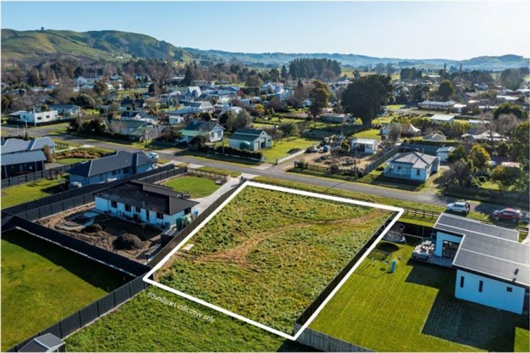 Photo of property in 26 Dee Street, Otane, 4202