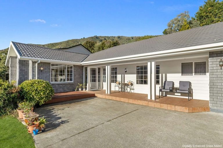 Photo of property in 22 Rimu Terrace, Waikawa, Picton, 7220