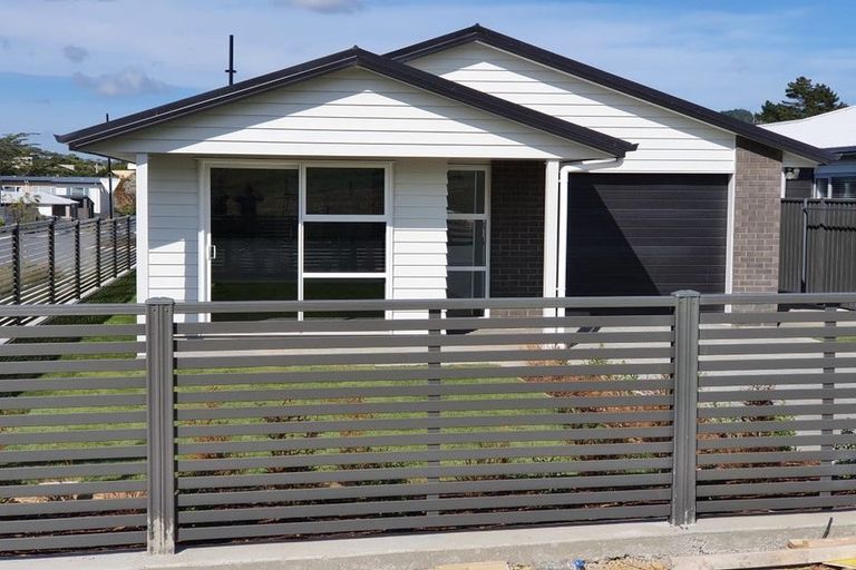 Photo of property in 34 Karearea Avenue, Kenepuru, Porirua, 5022