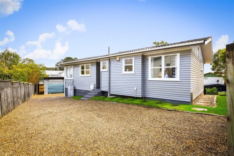 Photo of property in 15 Lendic Avenue, Henderson, Auckland, 0612