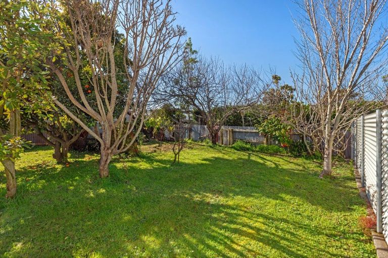 Photo of property in 16 Wellington Street, Te Hapara, Gisborne, 4010