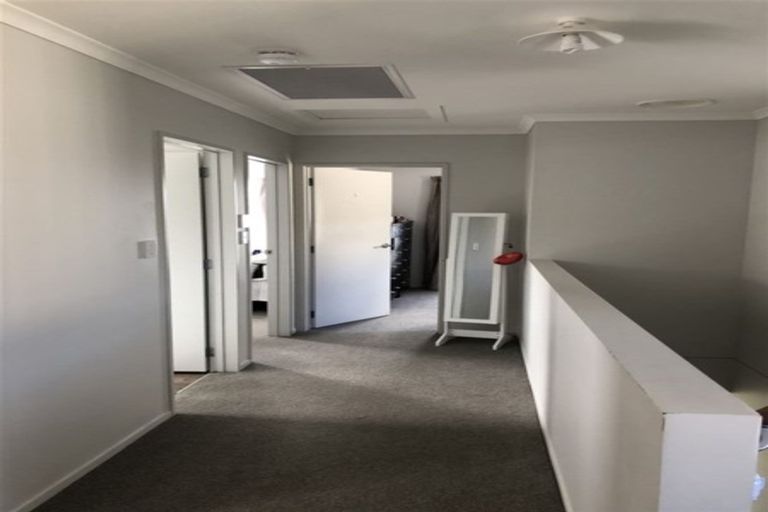 Photo of property in 22 Taiaapure Street, Weymouth, Auckland, 2103