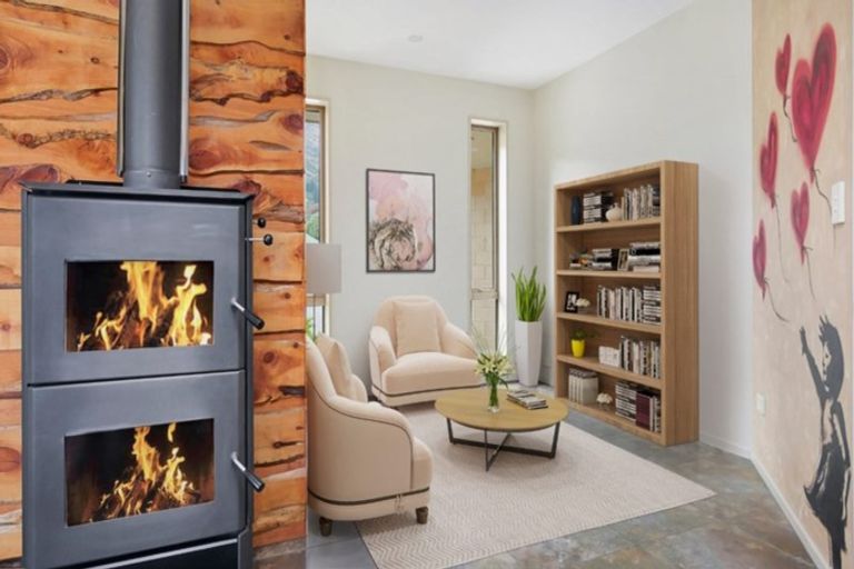 Photo of property in 6 Deavoll Place, Heathcote Valley, Christchurch, 8022