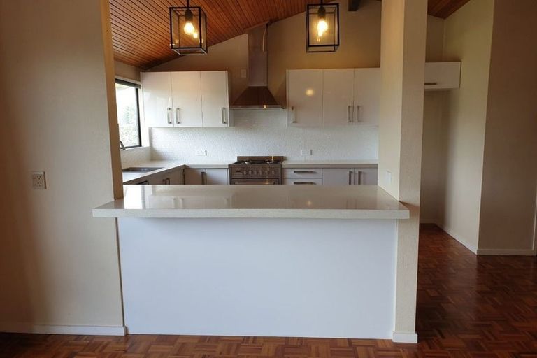 Photo of property in 27 Rembrandt Avenue, Tawa, Wellington, 5028