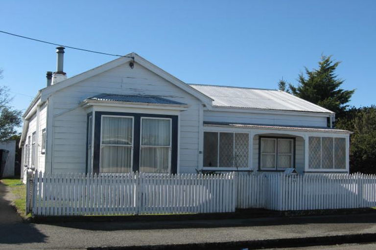 Photo of property in 52 Pembroke Street, Carterton, 5713