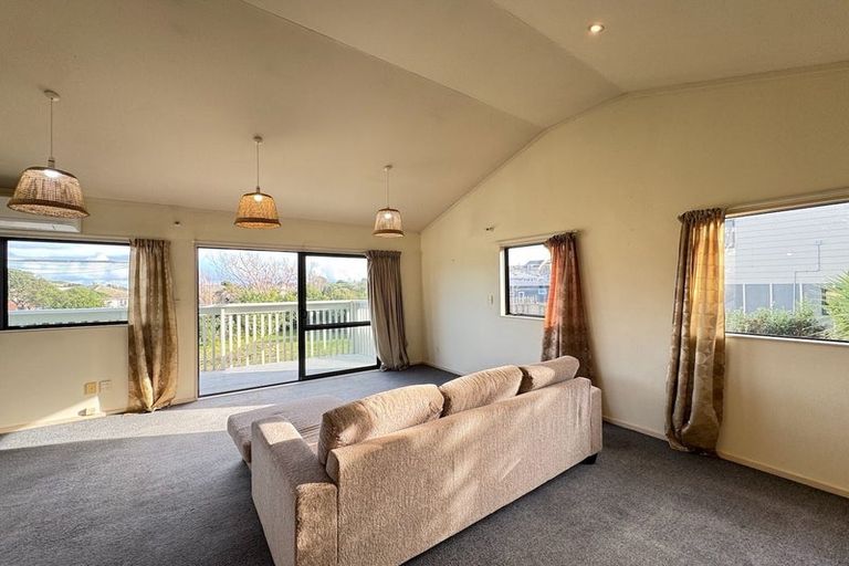 Photo of property in 36 Morere Street, Titahi Bay, Porirua, 5022