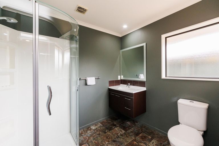 Photo of property in 2 Masefield Terrace, Kelvin Grove, Palmerston North, 4414