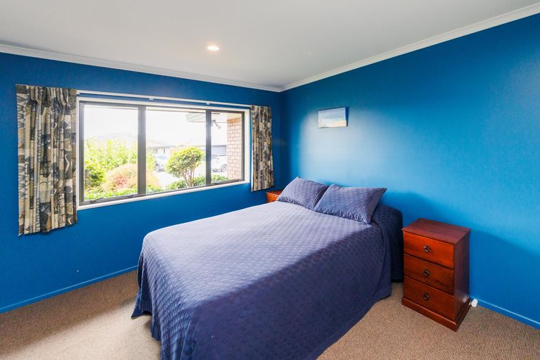 Photo of property in 2 Masefield Terrace, Kelvin Grove, Palmerston North, 4414