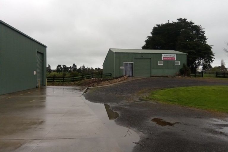 Photo of property in 580 Burtt Road, Runciman, Drury, 2578