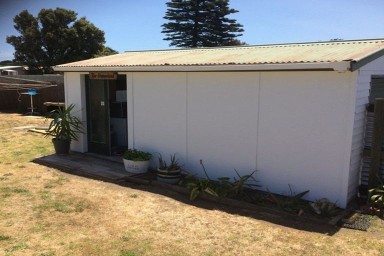 Photo of property in 8 Kauwhata Street, Himatangi Beach, Foxton, 4891