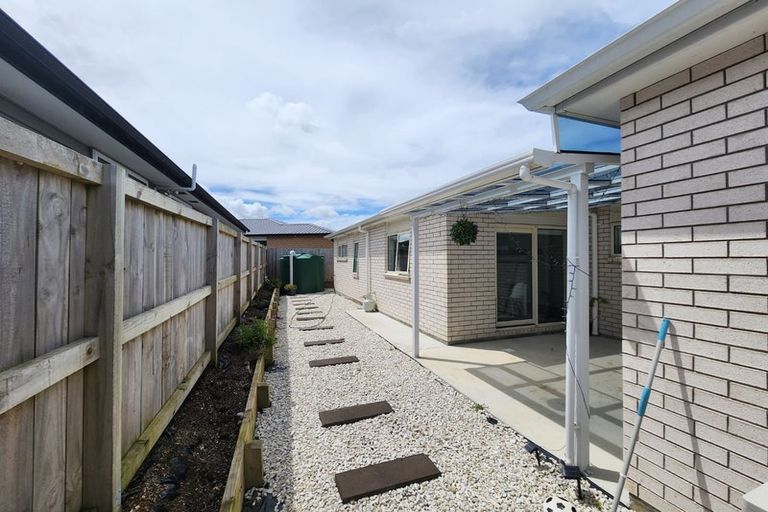 Photo of property in 30 Opouatu Avenue, Glenbrook, 2681