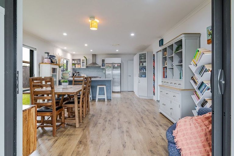 Photo of property in 7 Pegasus Place, Kelvin Grove, Palmerston North, 4414