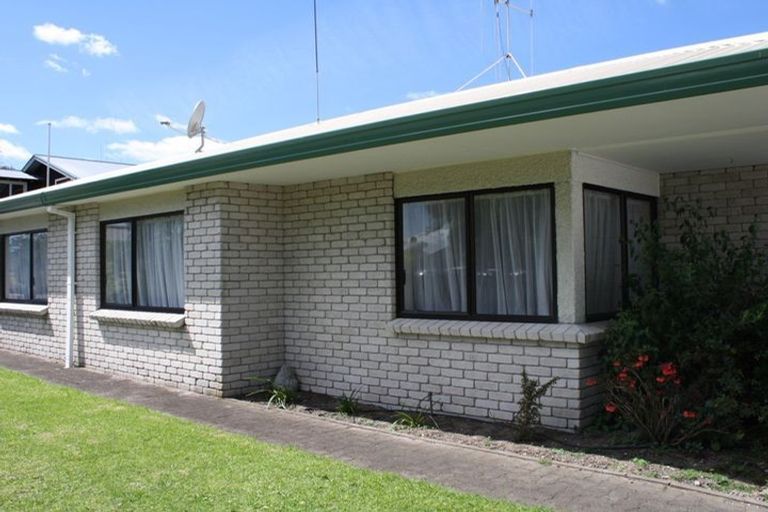 Photo of property in 3/210 Devonport Road, Tauranga, 3110
