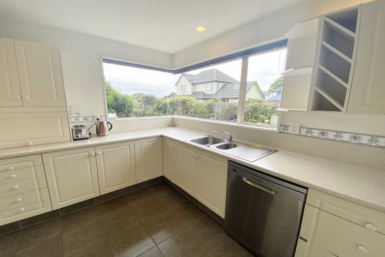 Photo of property in 2/37 Avonhead Road, Avonhead, Christchurch, 8042