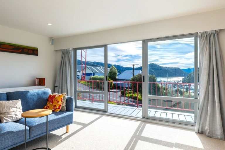 Photo of property in 9 Russell Street, Picton, 7220