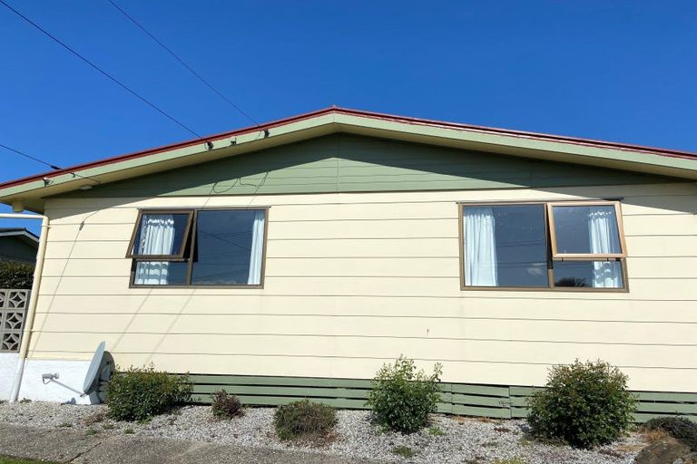 Photo of property in 6 Cambridge Street, Balclutha, 9230