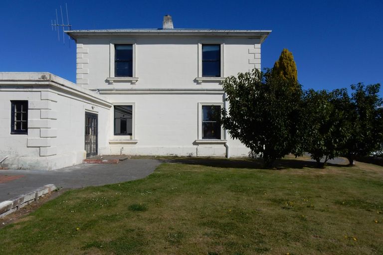 Photo of property in 1 Ure Street, South Hill, Oamaru, 9400